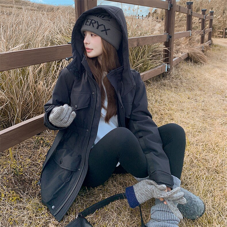 高级感黑色收腰冲锋衣羽绒服女冬2024新款90白鸭绒工装派克服外套,女装羽绒服,2C085