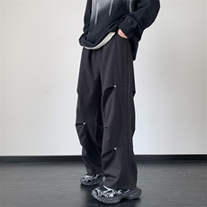 黑色