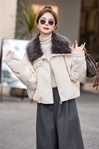 90白鸭绒羽绒服外套女2025年冬季新款大毛领翻领休闲羽绒服女图片