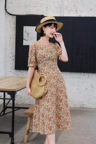 韩版碎花连衣裙，女装连衣裙，依启蒙