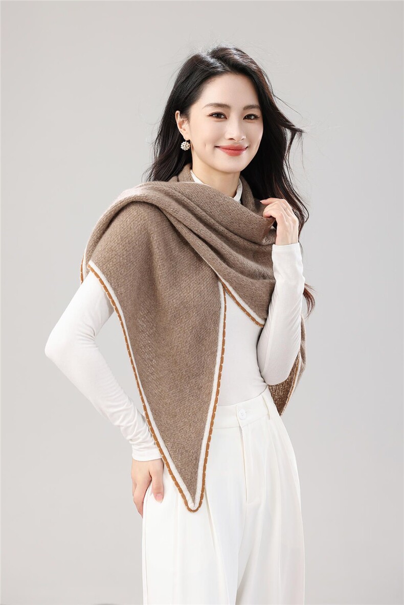 春秋三角披肩时尚百搭通勤简约休闲，披肩，梦织秋羊绒