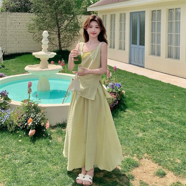 浅绿色背心上衣半身裙两件套女2025年夏季新款高级感小众气质套装图片