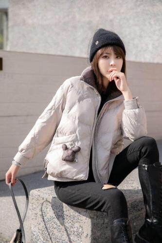 2036款羽绒服，女装羽绒服，依柏璐