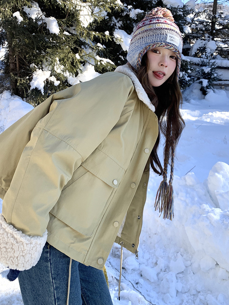 独特超好看绿色短款翻领工装派克羽绒服女冬2024新款设计感厚外套,女装羽绒服,C位