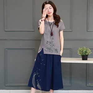 2021年夏季 扣子 开叉 印花 褶皱 图案 大摆裙 两件套图片