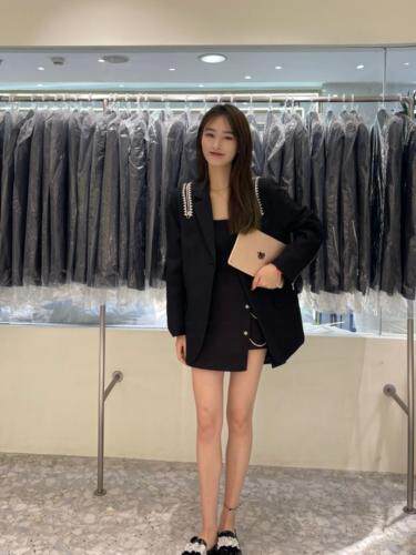 自带流量西装，女装西装，依挺好