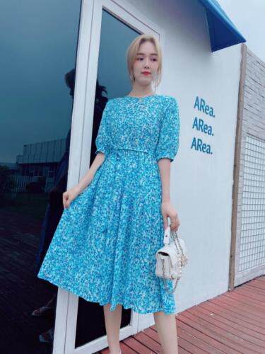 夏季新款碎花连衣裙，女装连衣裙，依岸