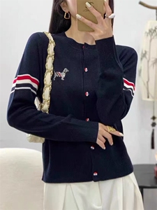 法式高端小狗提花圆领针织开衫女2025新款休闲毛衣外套百搭上衣潮图片