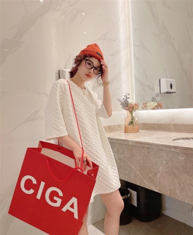 百搭休闲中长款T恤，女装T恤，麦缇诺