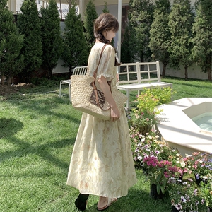 法式甜美碎花收腰连衣裙女2025夏季新款超好看小清新时尚显瘦长裙图片