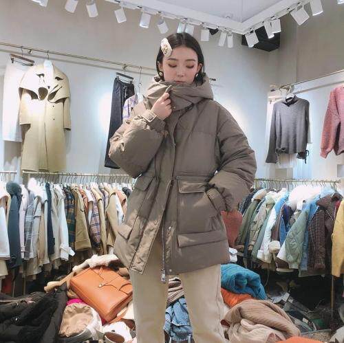 2021冬款新款90白鸭绒韩版连帽腰间抽绳设计羽绒服，女装羽绒服，红雀纺