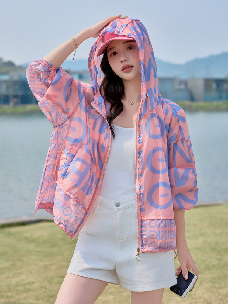 时尚字母印花防晒衣女薄款2025夏新款大码宽松百搭透气外套防晒服,女装防晒衣,悦祺