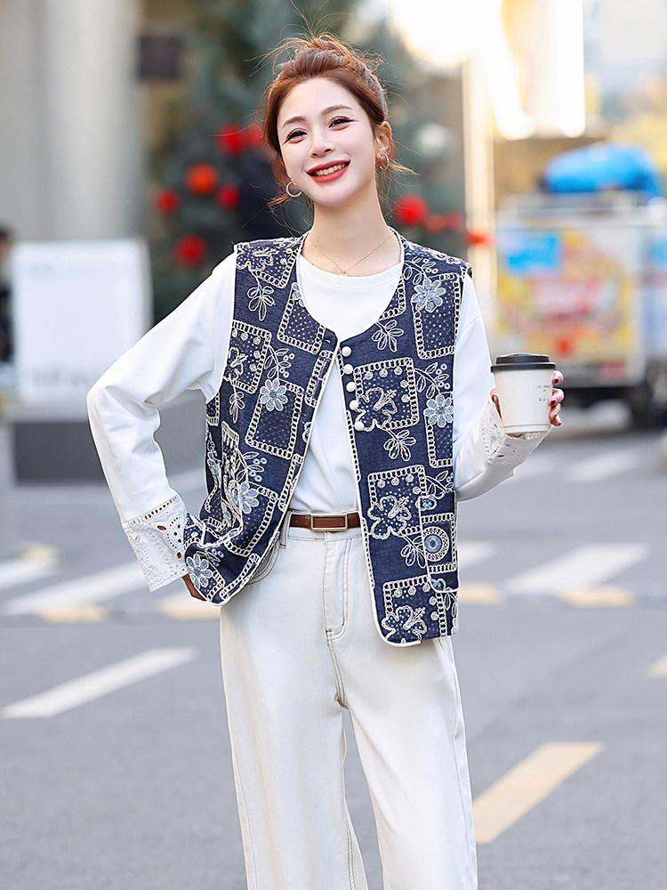 欧货气质盘扣牛仔蓝马夹女2025春装新款国风亮片明线刺绣牛仔马甲,女装马甲,秋水欣儿