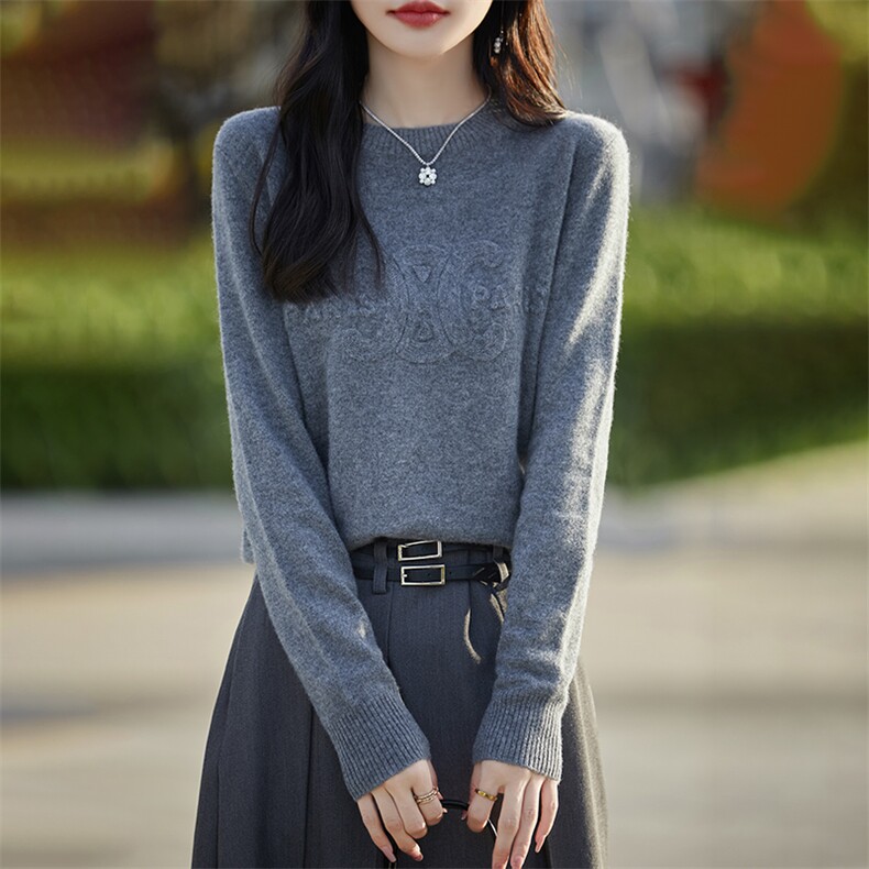 秋冬新款圆领长袖原纱刺绣羊毛毛衫，女装羊毛衫，科源羊绒