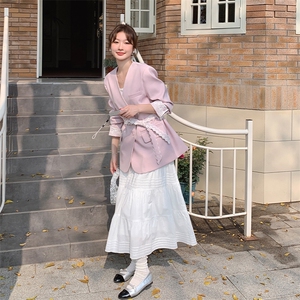 韩系独特超好看蕾丝飘带西装外套女2025春季新款超火减龄V领西服图片