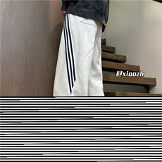 浅灰色