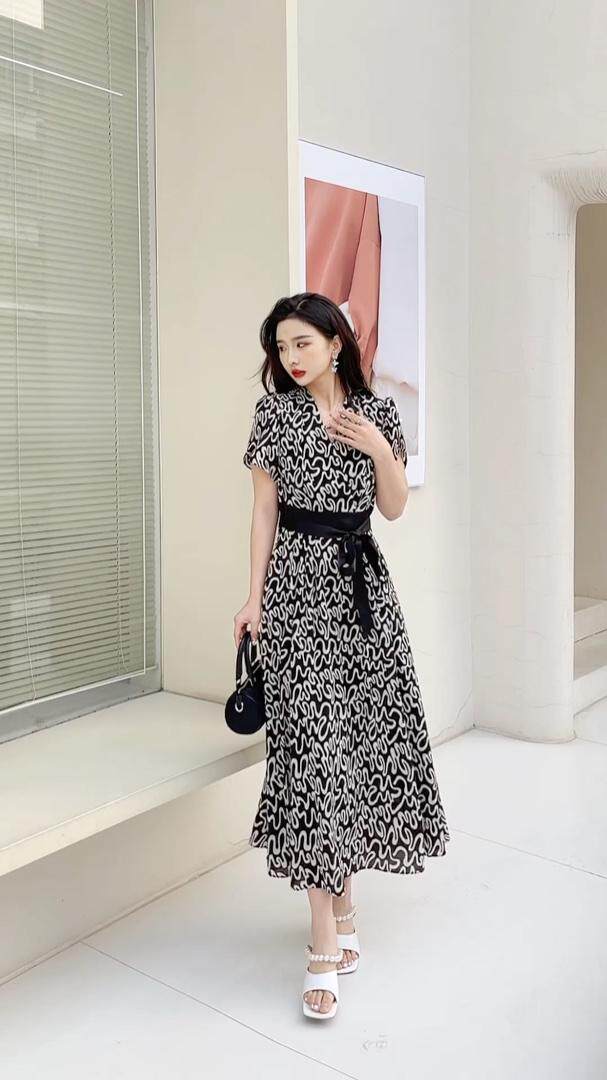 2023夏装连衣裙，女装连衣裙，贻思茗