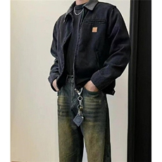 黑色