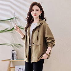工装休闲外套女2025春秋新款时尚宽松连帽韩版学院风小个子棉上衣，女装风衣，依万里
