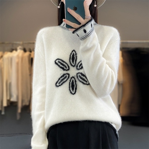 2025年秋季新款百搭圆领提花加厚中间花朵图片