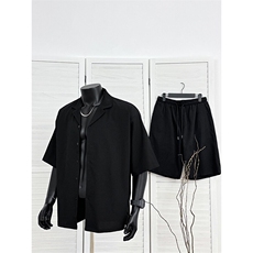 黑色