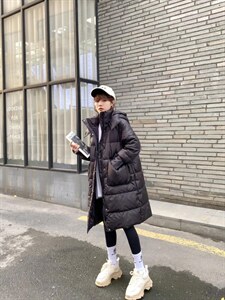 韩系连帽长款羽绒服图片