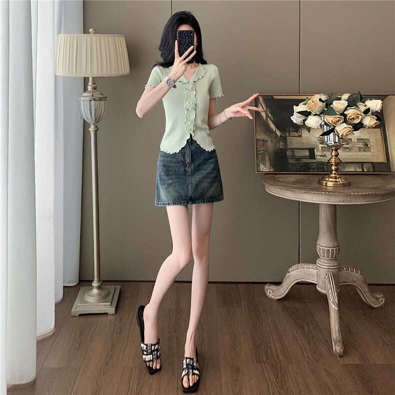时尚气质套装女夏季新款修身显瘦立体花朵短袖上衣牛仔短裙两件套图片