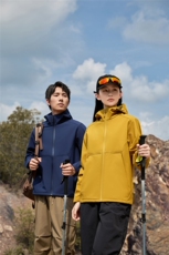 2025百搭时尚简约长袖连帽冲锋衣，女装短外套，衫都服饰