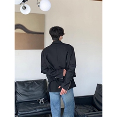 黑色