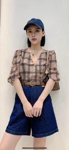 2021夏季格子小衫上衣图片