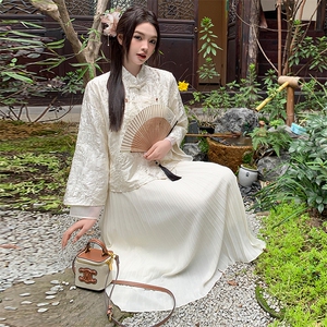 新中式国风刺绣套装裙女夏季新款温婉气质盘扣上衣半身裙两件套潮图片