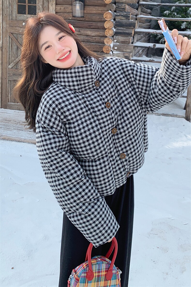 202024年冬季90白鸭绒羽绒服格子短款休闲立领胆排扣加厚,女装羽绒服,蝶眷