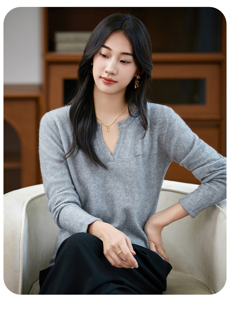 2025秋冬新款舒适百搭简约软糯时尚v领长袖打底衫，女装针织衫/毛衣，美雪羊绒