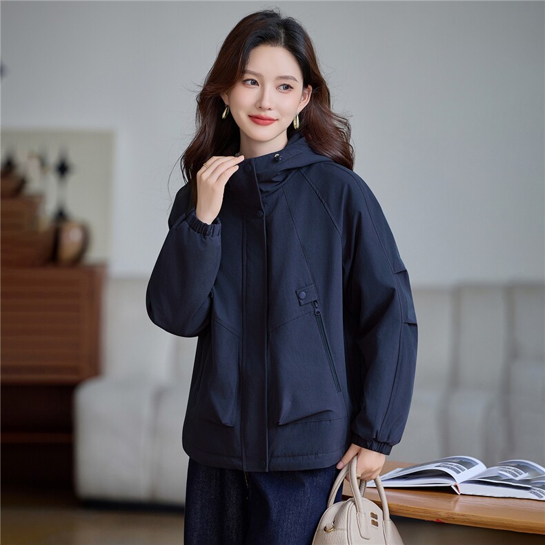 现货!2025年冬季时尚连帽大口袋加绒加厚女外套,女装棉衣/棉服,依恋蒂丝