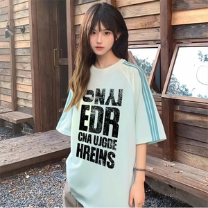 抖音得物品质二开240克宽松纯棉美式潮牌印花三条杠中性风短袖T恤图片