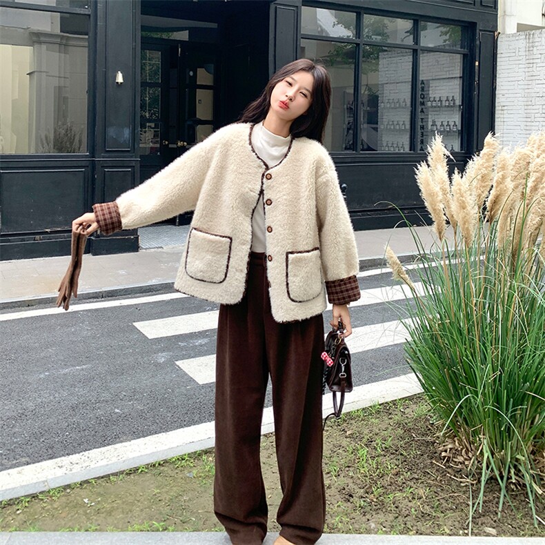 杏色皮毛一体外套女秋冬超火好看高级小众加绒加厚短款羊羔毛夹克,女装皮草,2C029