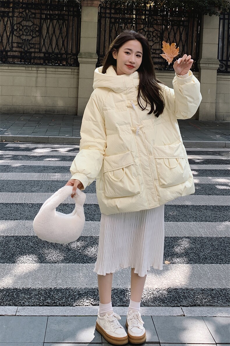 鹅黄色短款羽绒服女2024年冬季新款韩版设计感牛角扣加厚连帽外套,女装羽绒服,2C236