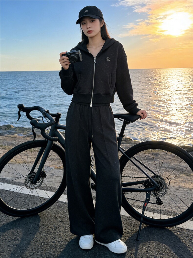 高级感休闲运动套装女春季连帽开衫卫衣内搭白色T恤阔腿裤三件套,女装套装/套裙,江南