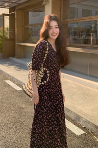 法式黑色碎花连衣裙茶歇女夏季2025新款收腰显瘦气质长裙图片