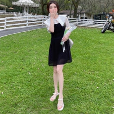 韩版学院风拼色连衣裙女2024夏季新款大尖领设计收腰气质感裙子，女装连衣裙，唯依ONLY