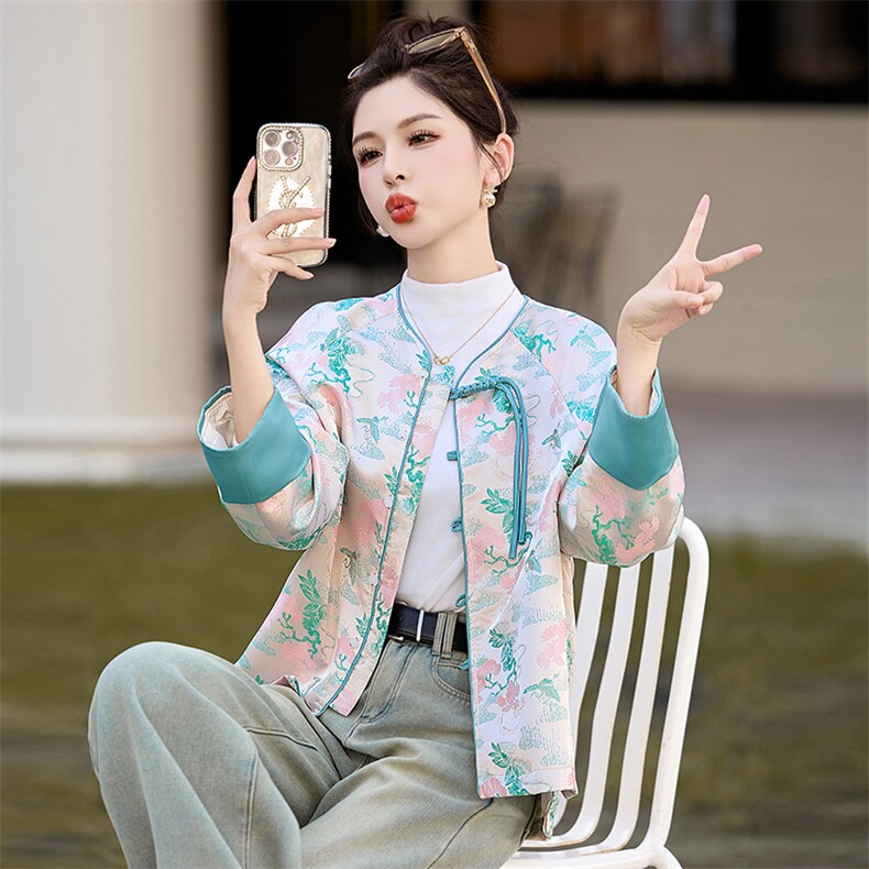 杭州姿依阁新中式国风撞色提花盘扣外套女2025春季新款复古改良唐,女装短外套,曼琳思菲