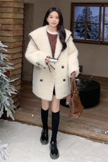 白色海军领皮毛一体外套女秋冬超好看高级小众加绒加厚羊羔毛夹克，女装短外套，2C212