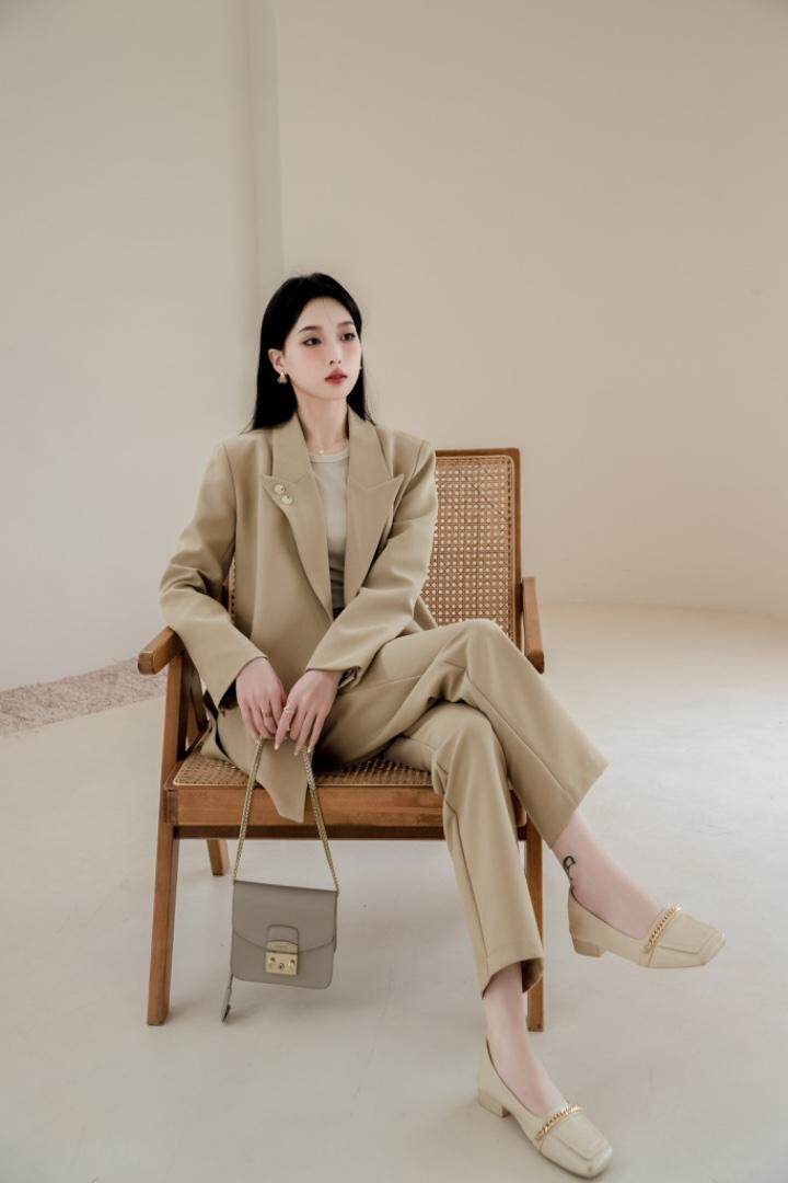 西服套装，女装职业装，卡西姆