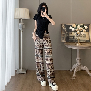 盐系穿搭休闲时尚套装女夏新款圆领开叉不规则短袖棕色长裤两件套图片