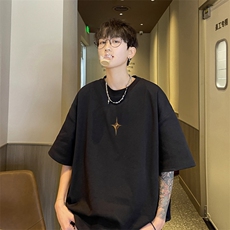黑色