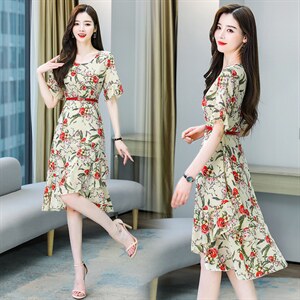 2021新款女气质显瘦法式高腰V领复古仙碎花松紧腰连衣裙送腰带,女装连衣裙,丽美静依