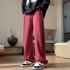 酒红色