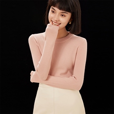 藕粉色