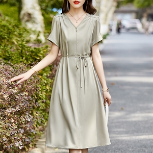 高端雪纺连衣裙女2024年夏季新款小个子显瘦收腰V领短袖气质裙子图片