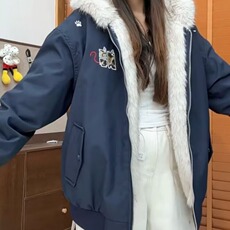 藏青色